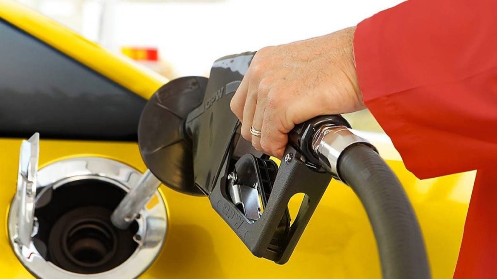 22 Mart Salı benzin ve motorine zam gelecek mi? Bu gece 22 lirayı görecek…