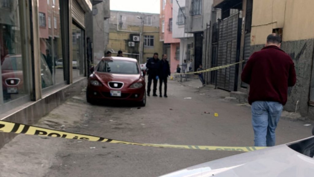Adana’da sokakta yürürken vurulan şahıs hayatını kaybetti