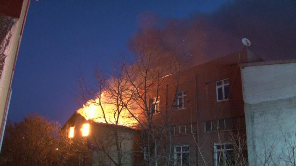 Beykoz’da müstakil bir evde sabah saatlerinde yangın çıktı