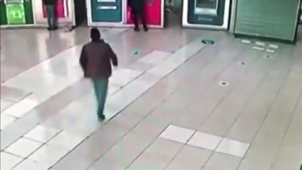 Esenyurt’taki ATM önü dolandırıcısı kamerada