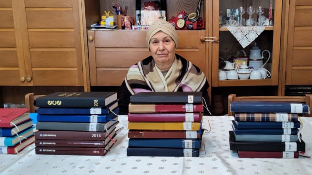Karabük’te 75 yaşındaki kadın, 32 yıldır günlük tutuyor