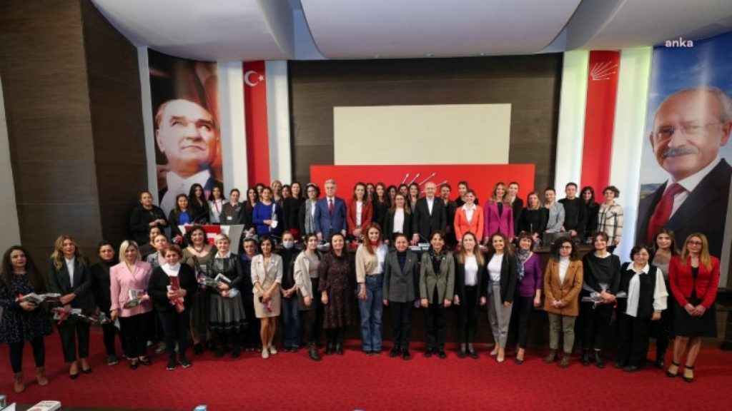 Kemal Kılıçdaroğlu, CHP’li kadınlarla buluştu