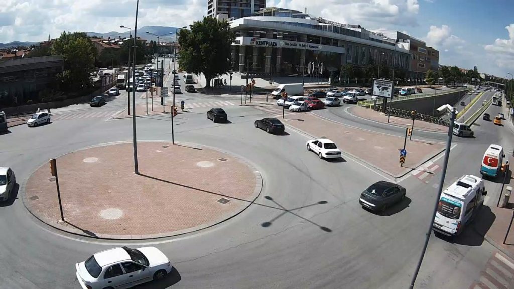 Konya’da kameralara yansıyan trafik kazaları