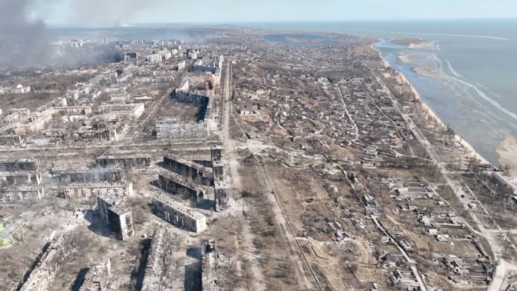 Rus bombardımanının ardından Mariupol’un havadan görünümü