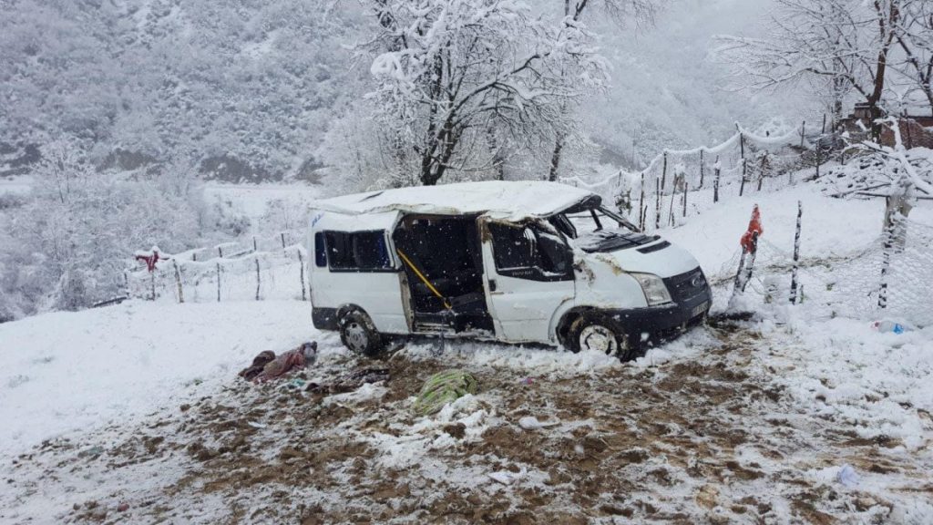 Samsun’da öğrenci servisi takla attı: 1 ölü, 7 yaralı