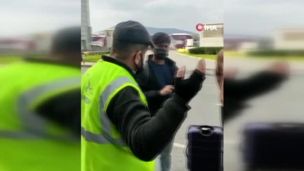 Son dakika haberleri: Sabiha Gökçen Havalimanı’nda kahya terörü…Havalimanı kahyaları yolcu almak isteyen taksiciyi darp etti