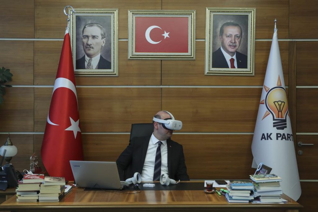 AK Parti’de ilk metaverse toplantısı yapıldı! Görüşmede kripto para konusu ele alındı