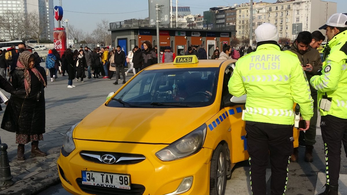 Taksim'deki denetimde taksicilere para cezası