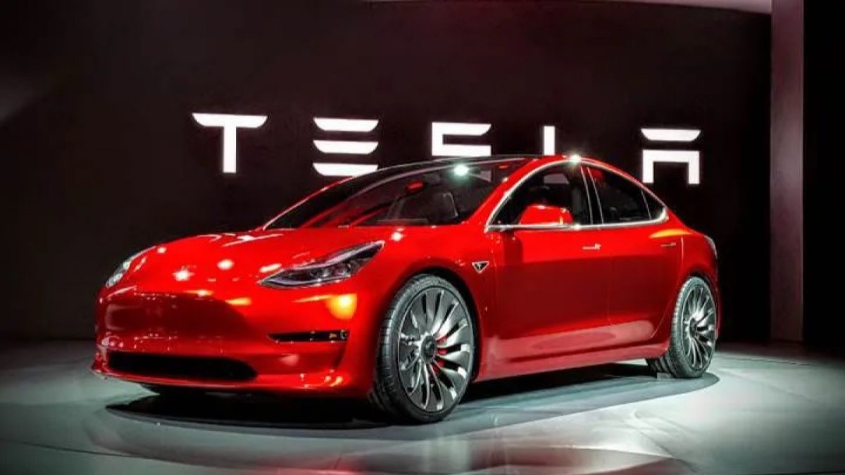 Tesla, Çin'deki karantina nedeniyle üretime ara verdi
