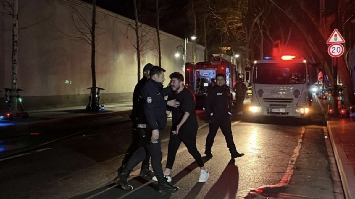 Beşiktaş'ta otomobili yanan sürücü önce ağladı, sonra kavga etti