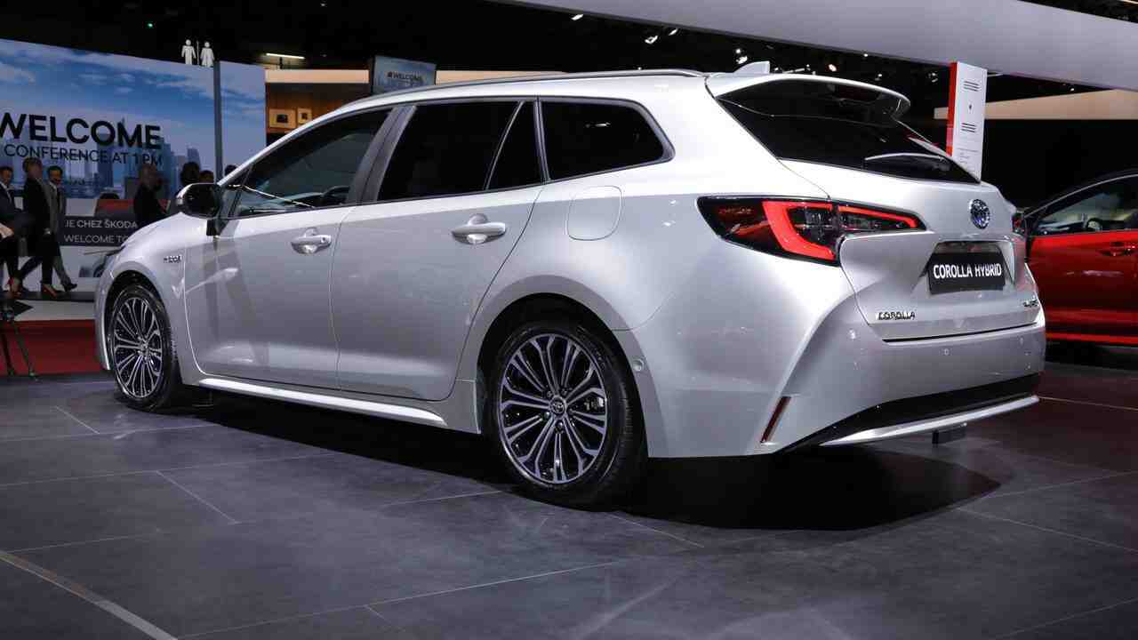 Auris'e elveda deyin: 2019 model Toyota Corolla tanıtıldı