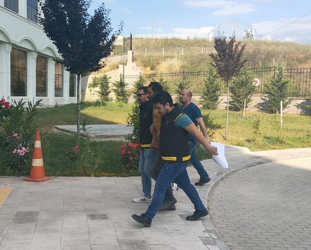 Bursa'da otopark kavgasında komşusunu öldüren zanlı tahliye edildi