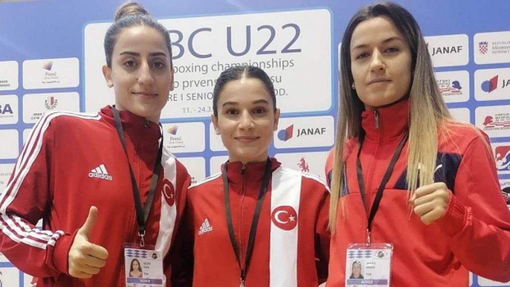 22 Yaş Altı boksörler Erivan Barut ve Hatice Akbaş Avrupa Şampiyonu