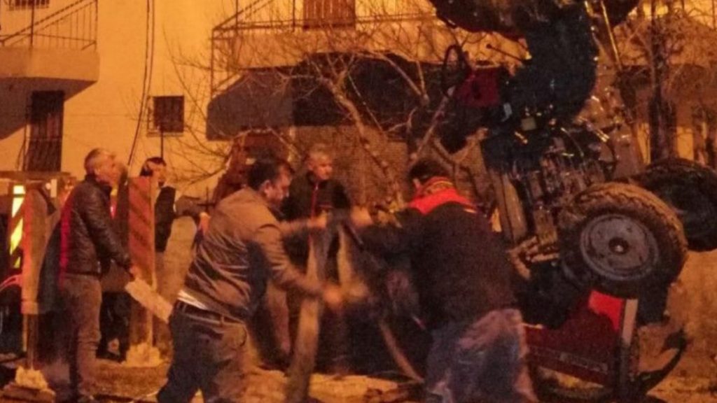 Alanya’da traktörle 12 metrelik kuyuya düştü