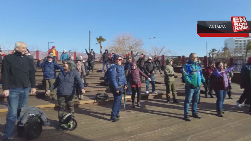 Antalya’da kahkaha yogası etkinliğinde eğlenceli anlar