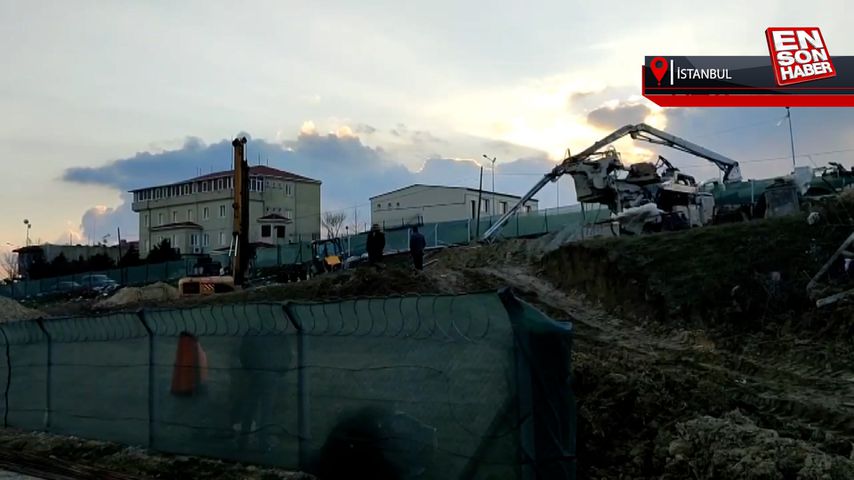 Arnavutköy’de işçilerin üzerine beton pompası devrildi