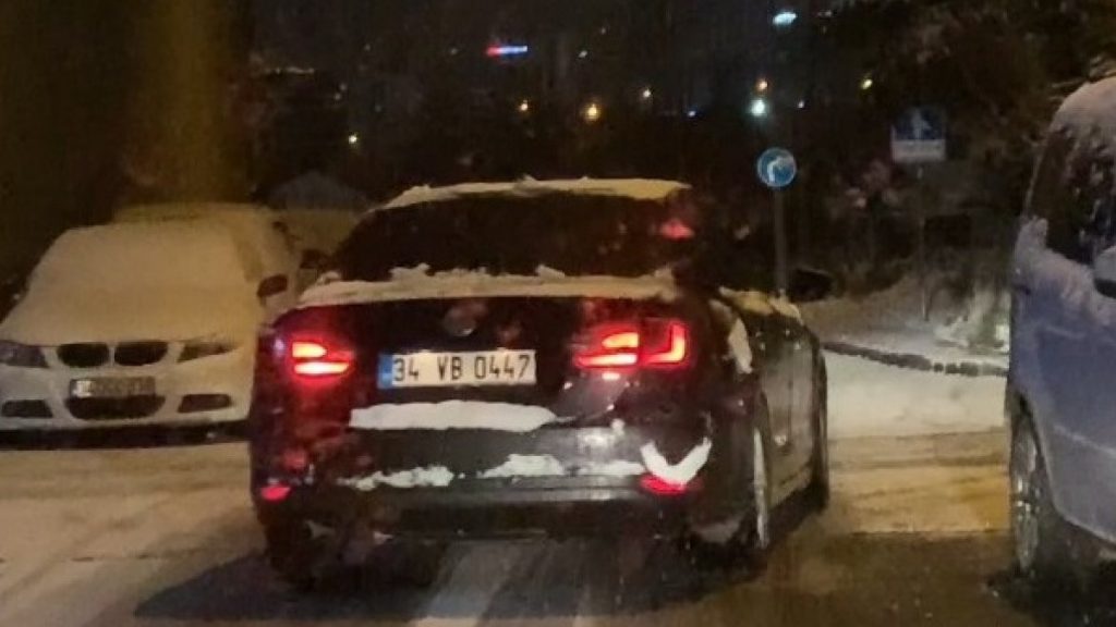 Ataşehir’de sokak ortasındaki drift, kazaya davetiye çıkardı