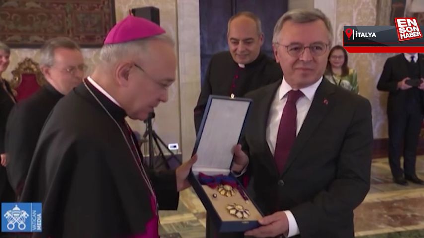 Büyükelçi Lütfullah Göktaş’a Vatikan Devlet Nişanı verildi