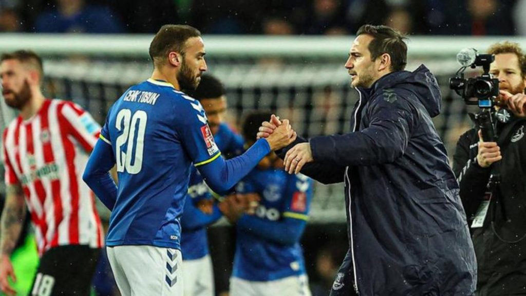 İstanbul’a gelen Cenk Tosun’dan Beşiktaş sözleri