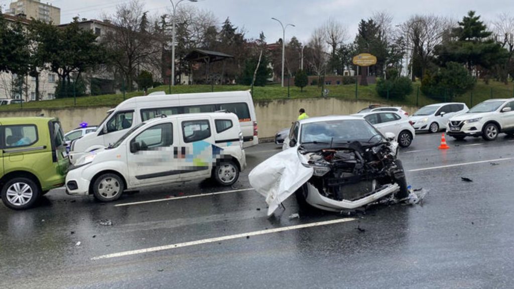 İstanbul’da aşırı hız sonucu 6 araca vuran adam, suçlamaları reddetti