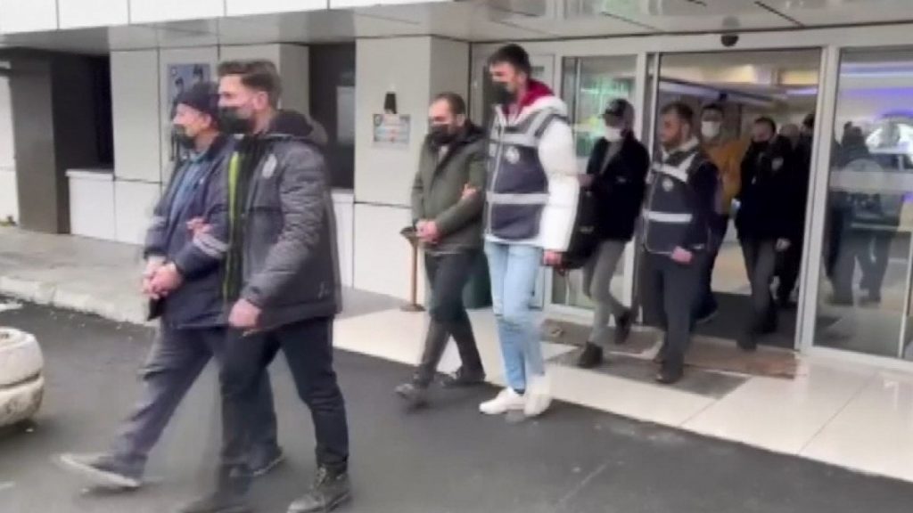 İstanbul’da dolandırıcılık operasyonu: 107 gözaltı