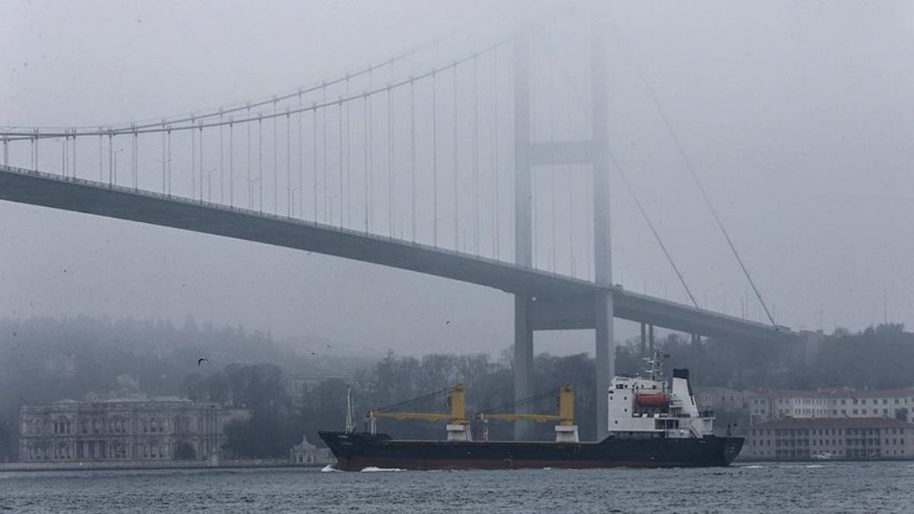 İstanbul’da gemi geçişleri çift yönlü kapatıldı