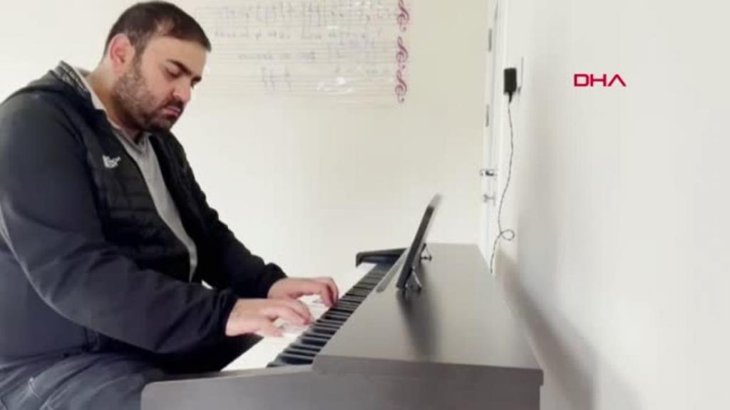 İSTİKLAL MARŞI’NI 4 FARKLI ENSTRÜMAN İLE ÇALDI