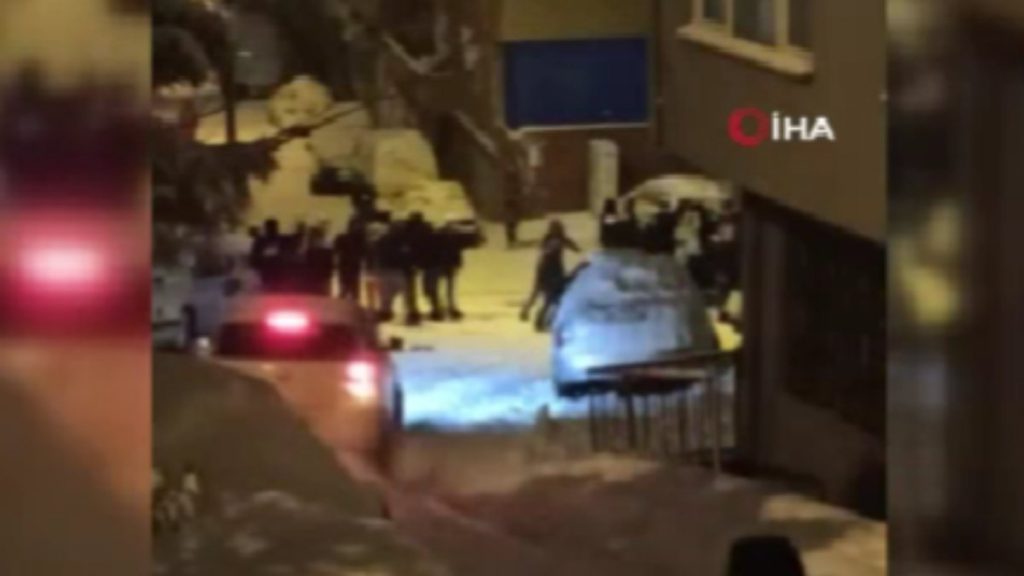 Kağıthane’de kayan otomobil paniğe sebep oldu