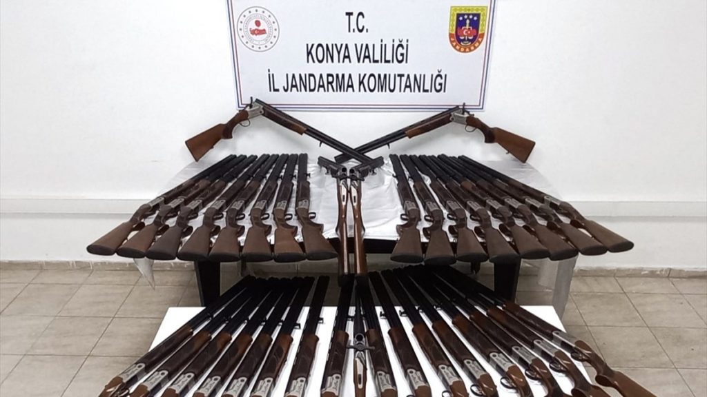 Konya’da silah kaçakçılığı operasyonu: 37 ay tüfeği bulundu