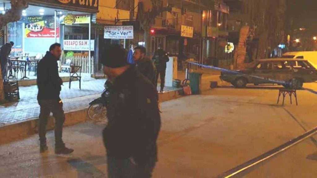 Mersin’de, eski kız arkadaşına ve yanındaki şahsa kurşun yağdırdı