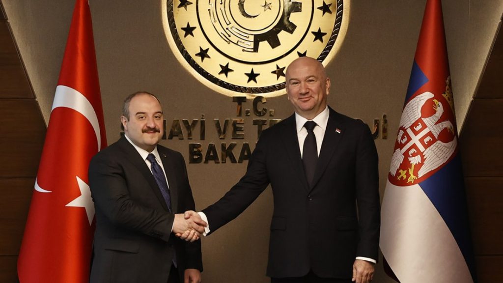 Mustafa Varank, Sırbistanlı mevkidaşı ile bir araya geldi