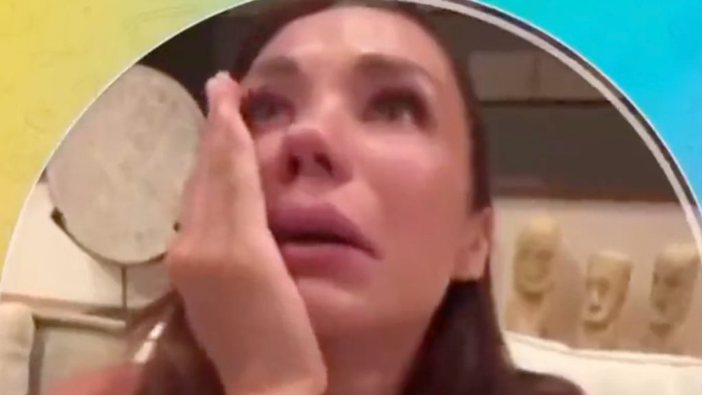 Rus Instagram fenomenleri ağlayarak veda etti