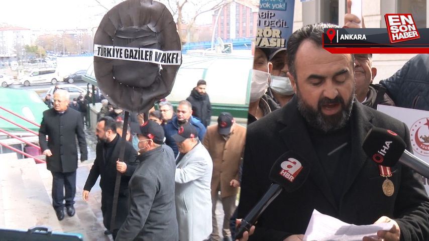 Şehit ve gazi ailelerinden Türk Tabipleri Birliği’ne siyah çelenk