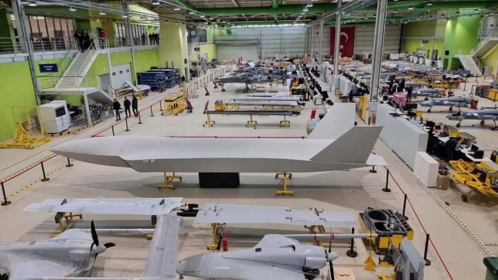 Selçuk Bayraktar’dan milli insansız savaş uçağı paylaşımı