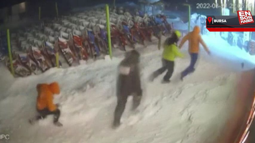 Uludağ’da ayı ile karşılaşan arkadaşların panik halleri