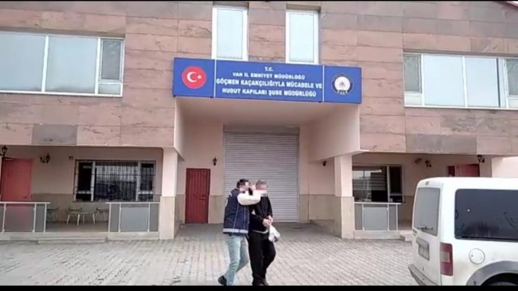 Van’da göçmen kaçakçılığı yapan 7 kişi tutuklandı