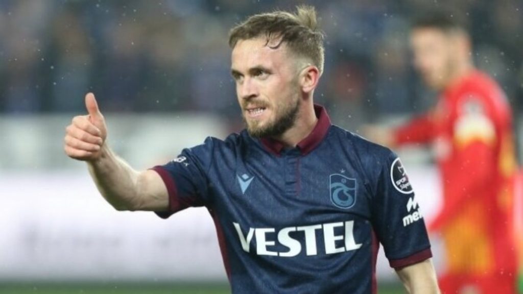 Edin Visca, performansıyla büyülüyor