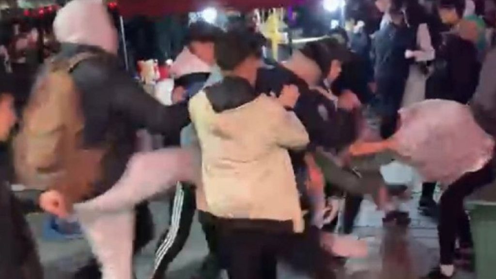 Esenyurt’ta Pinhani konserinde kavga çıktı